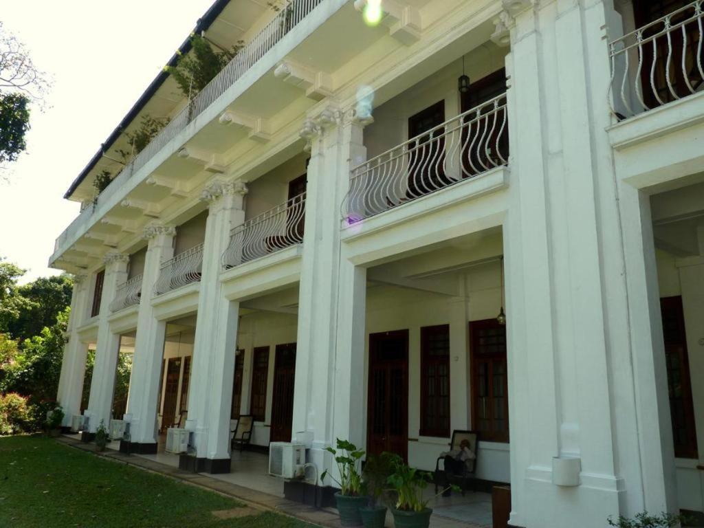 Hotel Suisse Kandy Dış mekan fotoğraf